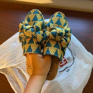 Sam Edelman Blue and Yellow Tribal Slides US6